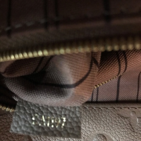 ✨HOST PICK✨Louis Vuitton Artsy MM - Picture 12 of 15